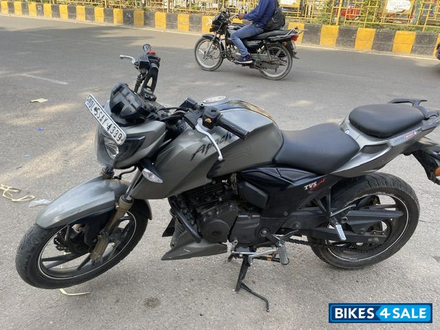 TVS Apache RTR 200 4V