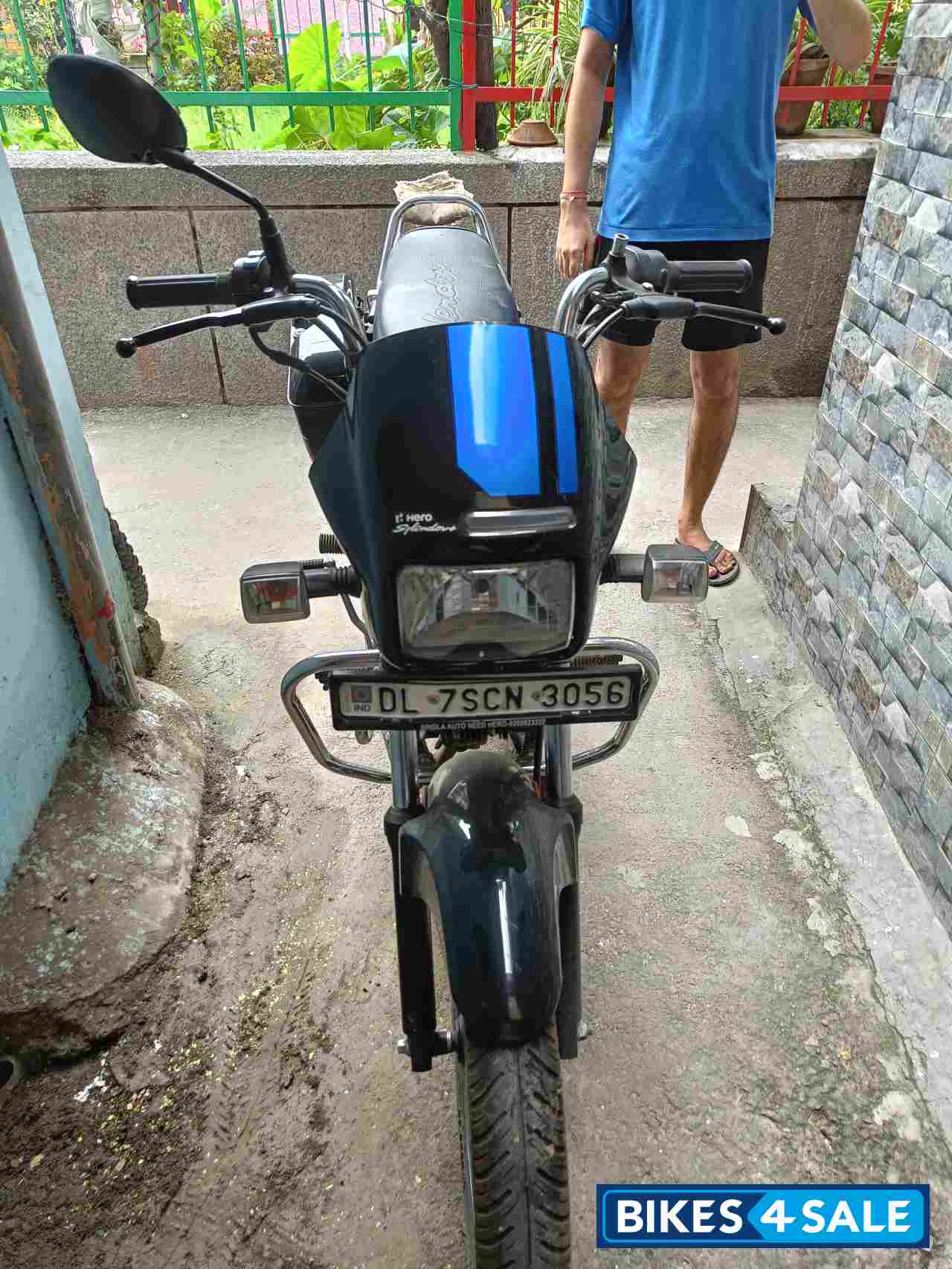 Black And Blue Hero Splendor Plus Xtec