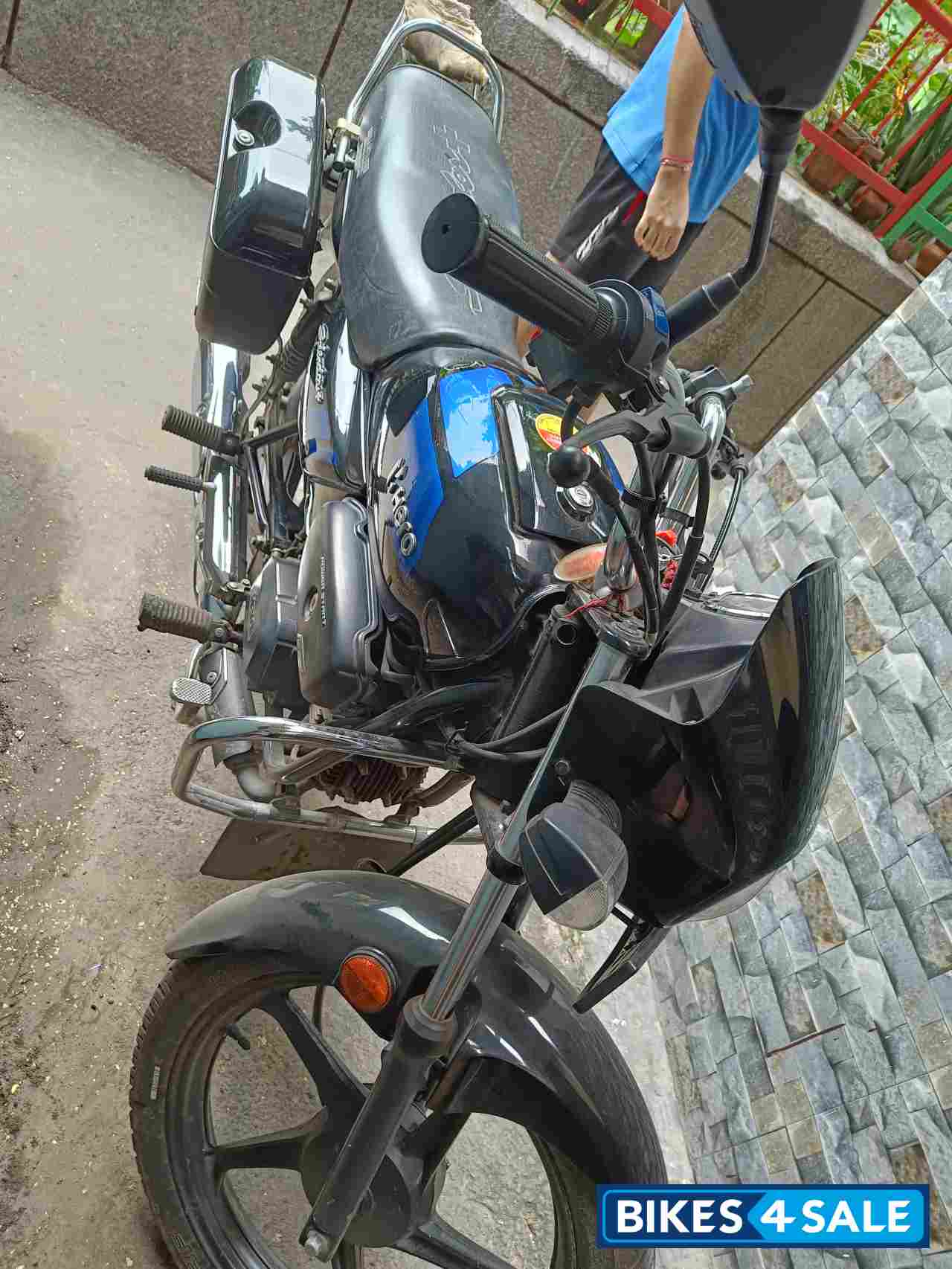 Black And Blue Hero Splendor Plus Xtec