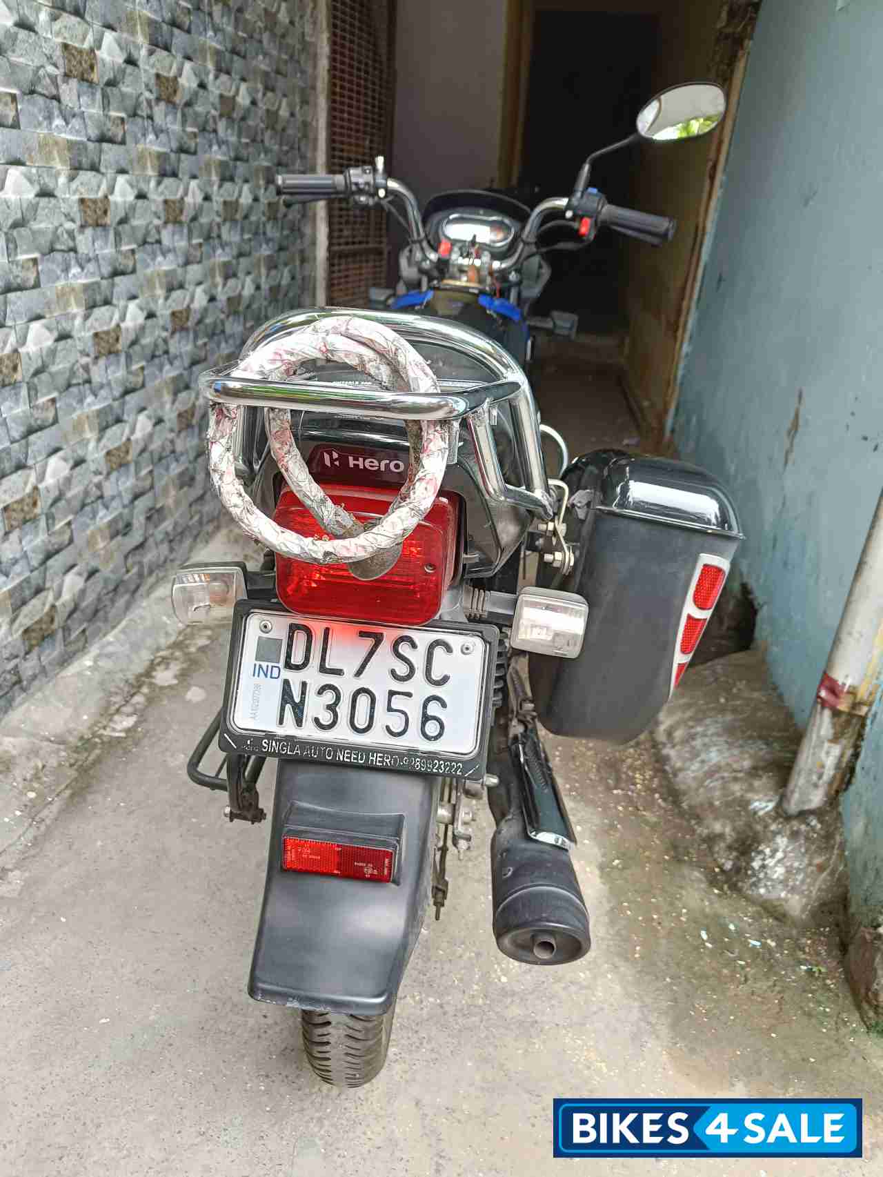 Black And Blue Hero Splendor Plus Xtec