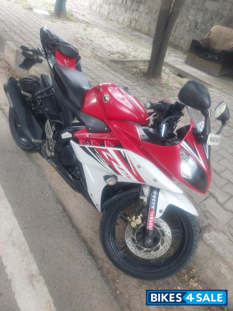 Yamaha YZF R15 V2