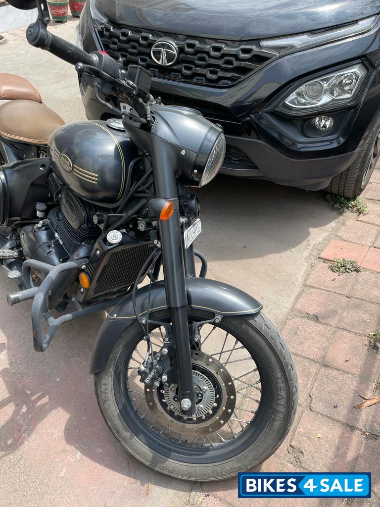 Light Black Jawa Perak BS6 Light Black Jawa Perak BS6