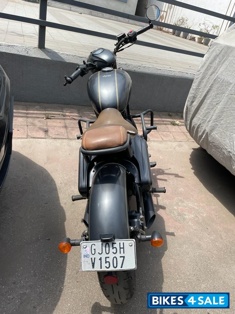 Light Black Jawa Perak BS6 Light Black Jawa Perak BS6