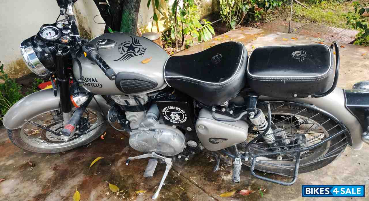 Silver Royal Enfield Classic Gunmetal Grey