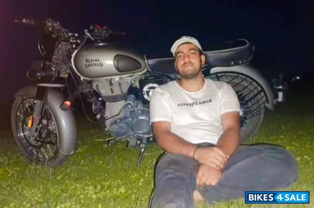 Silver Royal Enfield Classic Gunmetal Grey