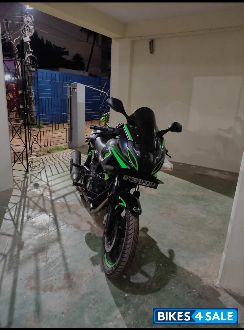 Black Bajaj Pulsar 220F