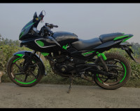 Black Bajaj Pulsar 220F