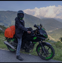 Black Bajaj Pulsar 220F