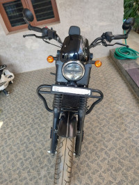 Yezdi Roadster Dark 2022 Model