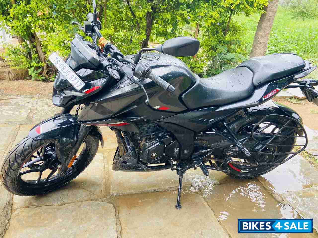 Bajaj Pulsar N250 Dual Channel ABS