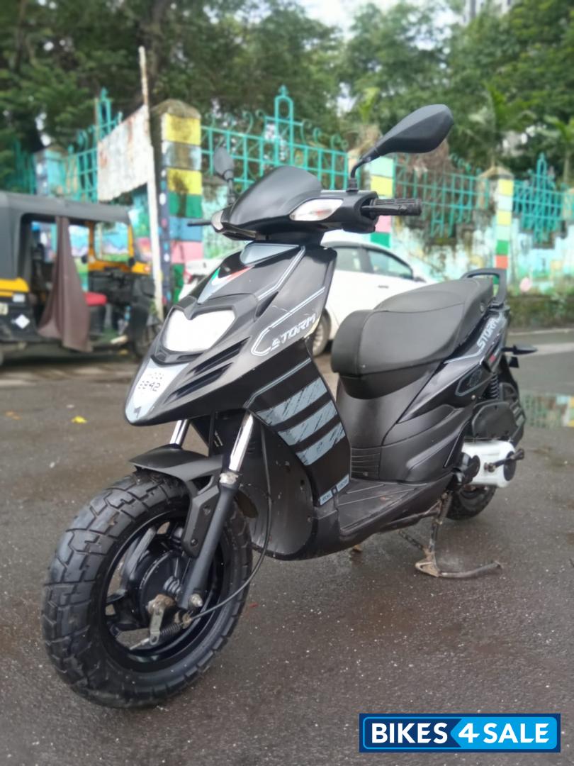 Aprilia Storm