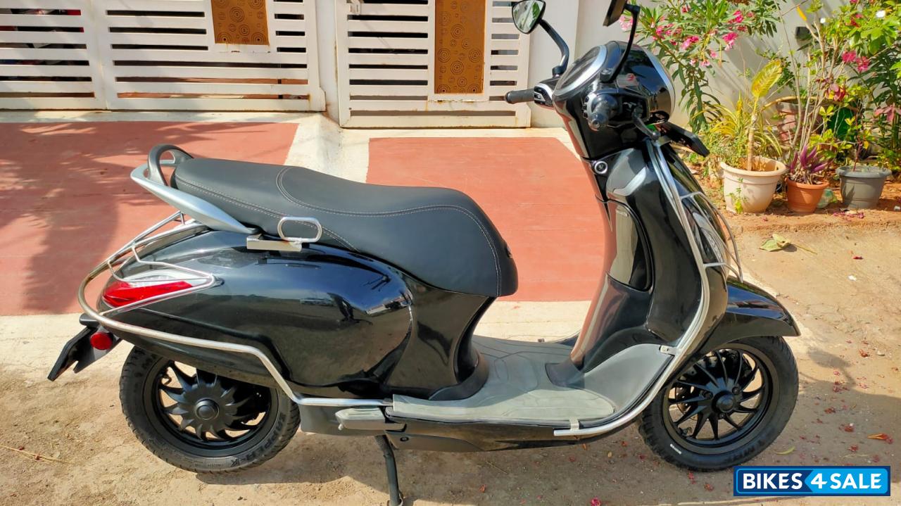 Brooklyn Black Bajaj Chetak Premium
