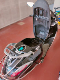 Brooklyn Black Bajaj Chetak Premium