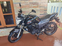 Black Yamaha FZ16