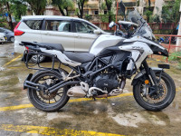 White Benelli TRK 502 BS6