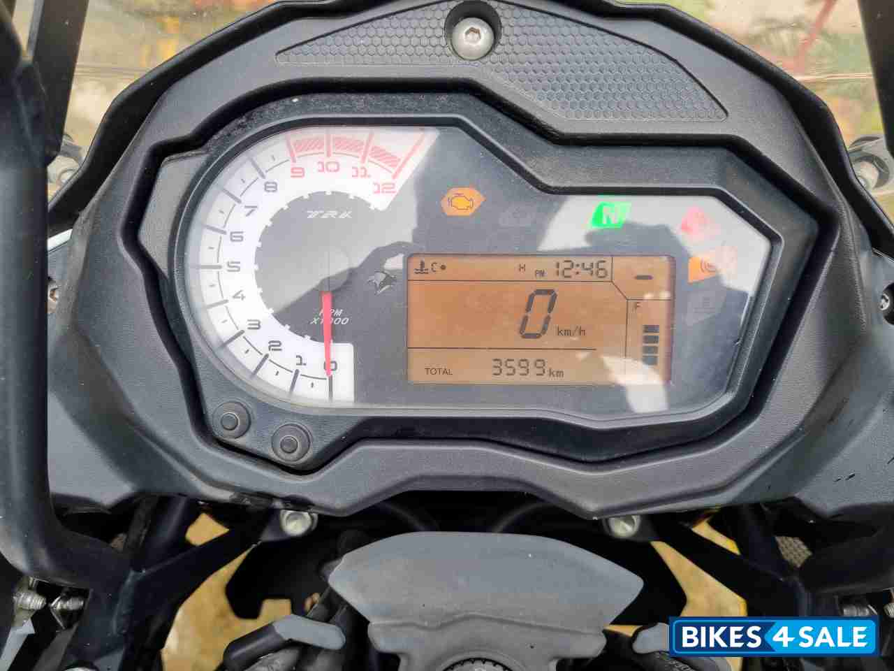 White Benelli TRK 502 BS6