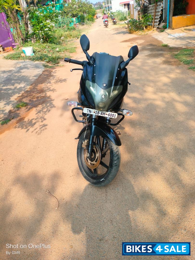 Black Bajaj Pulsar 220F