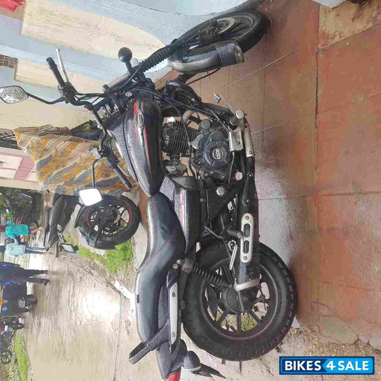 Black Bajaj Avenger Street 220