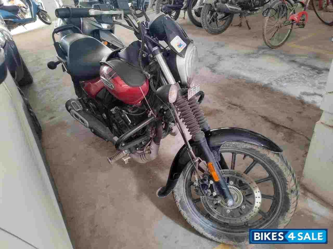 Red Bajaj Avenger Street 160