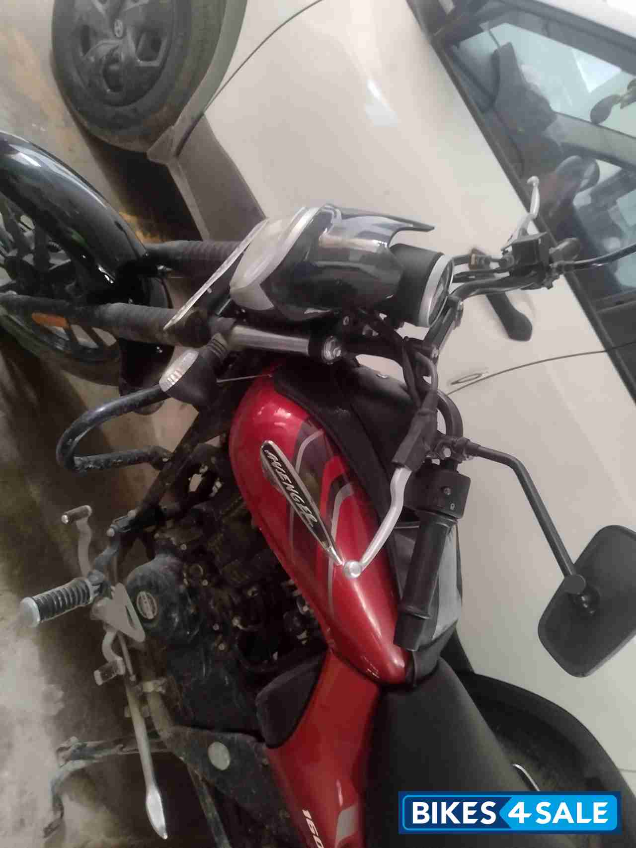 Red Bajaj Avenger Street 160