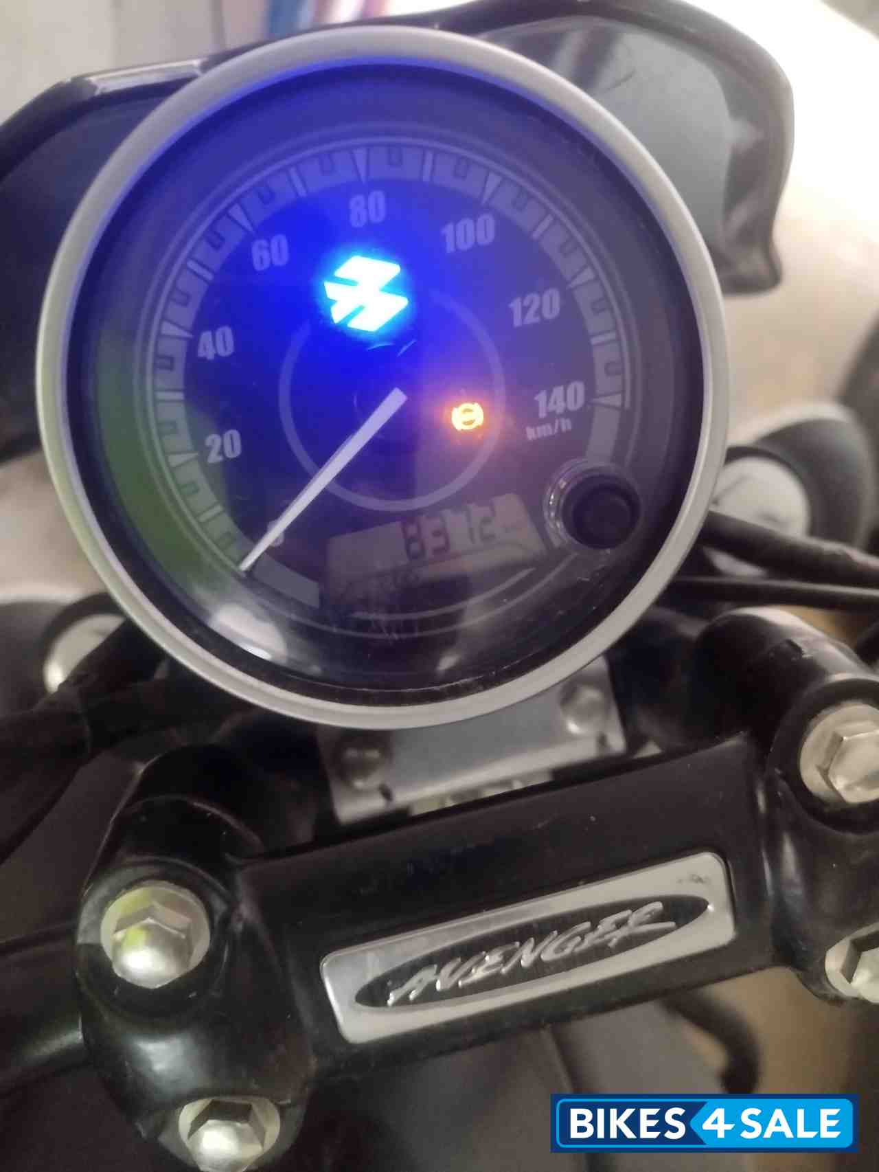 Red Bajaj Avenger Street 160