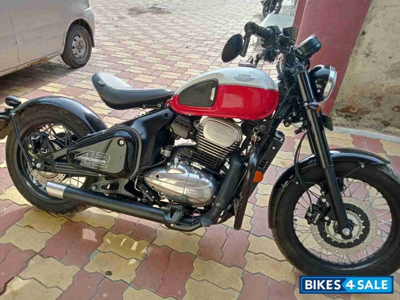 Jasper Red Jawa 42 Bobber Dual Channel ABS