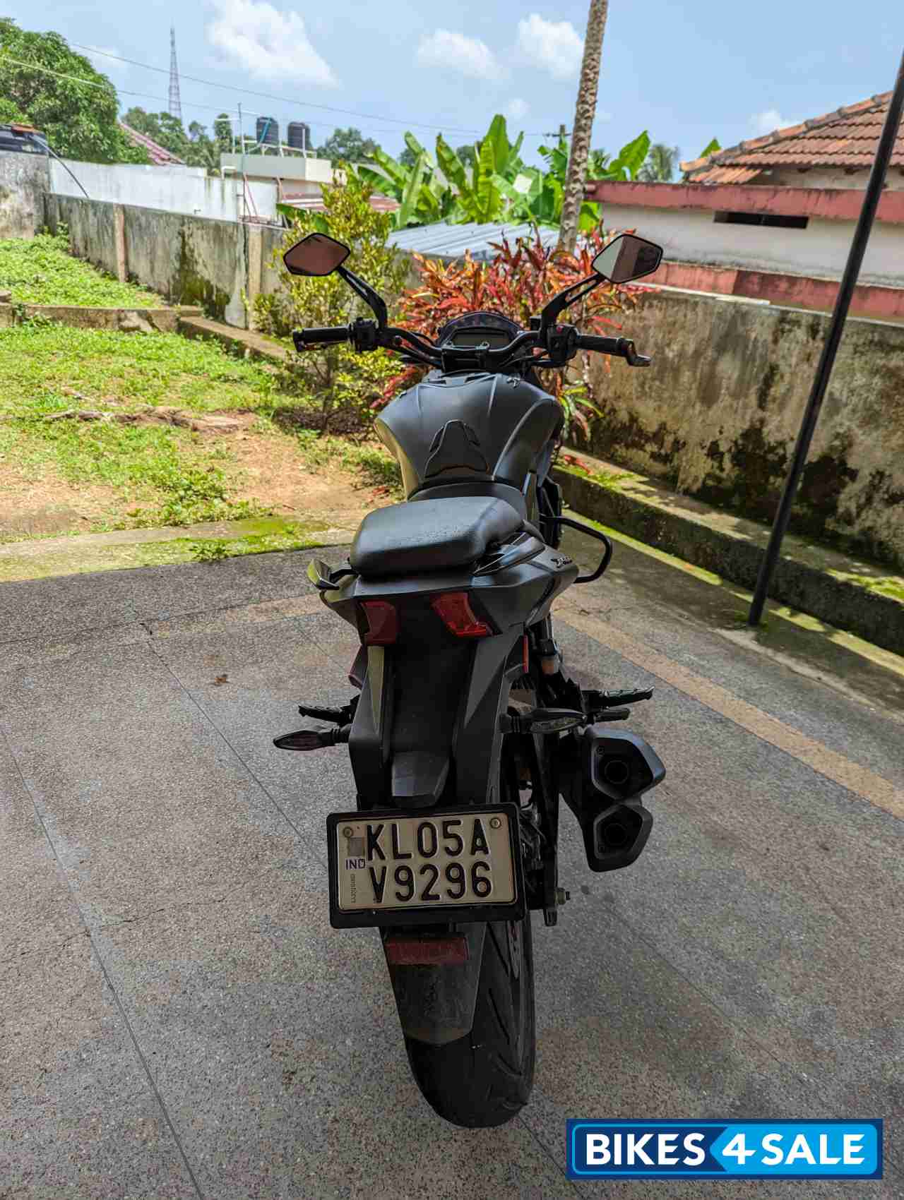 Mat Black Bajaj Dominar 400 ABS BS6