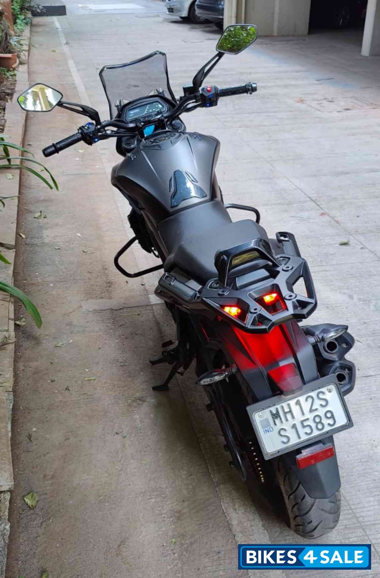 Bajaj Dominar 400 ABS BS6