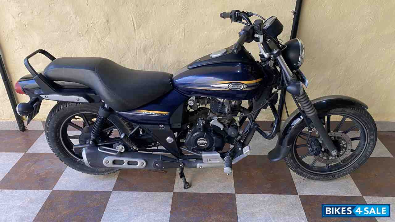 Blue Bajaj Avenger Street 150