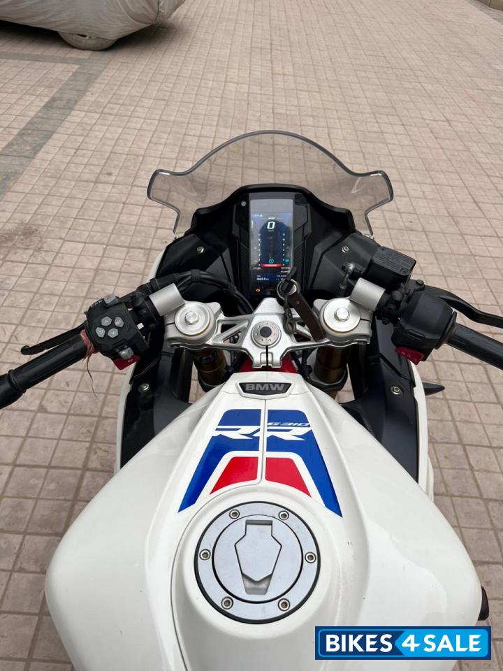 Polar White BMW G 310 RR