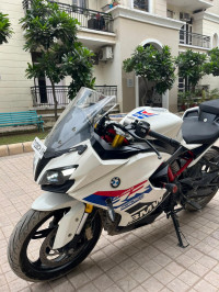 Polar White BMW G 310 RR