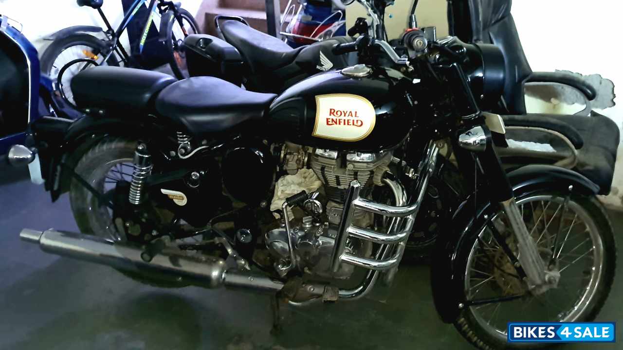 Black Royal Enfield Classic 350 Black Royal Enfield Classic 350