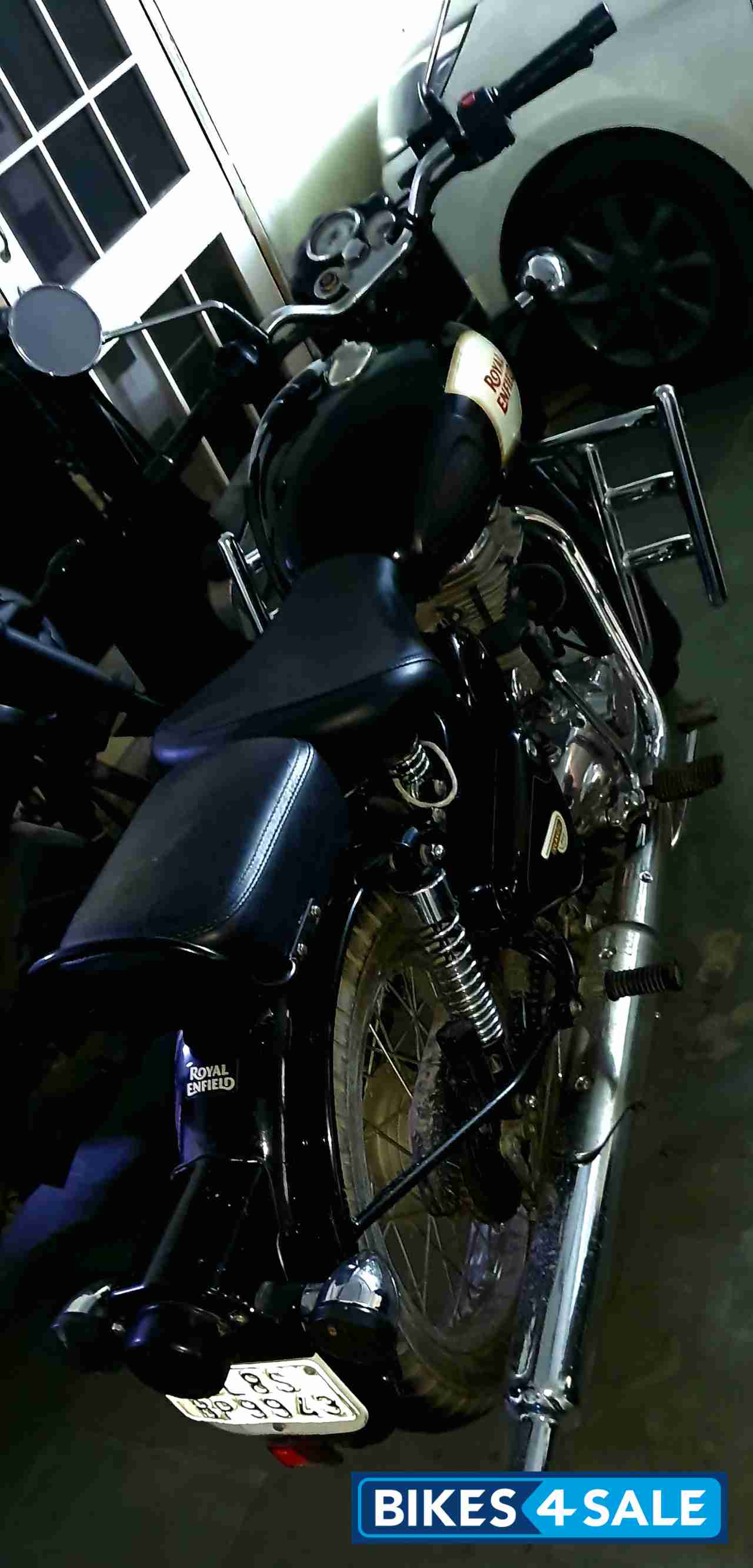 Black Royal Enfield Classic 350 Black Royal Enfield Classic 350