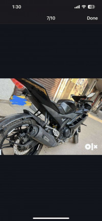 Black Yamaha YZF R15 V2