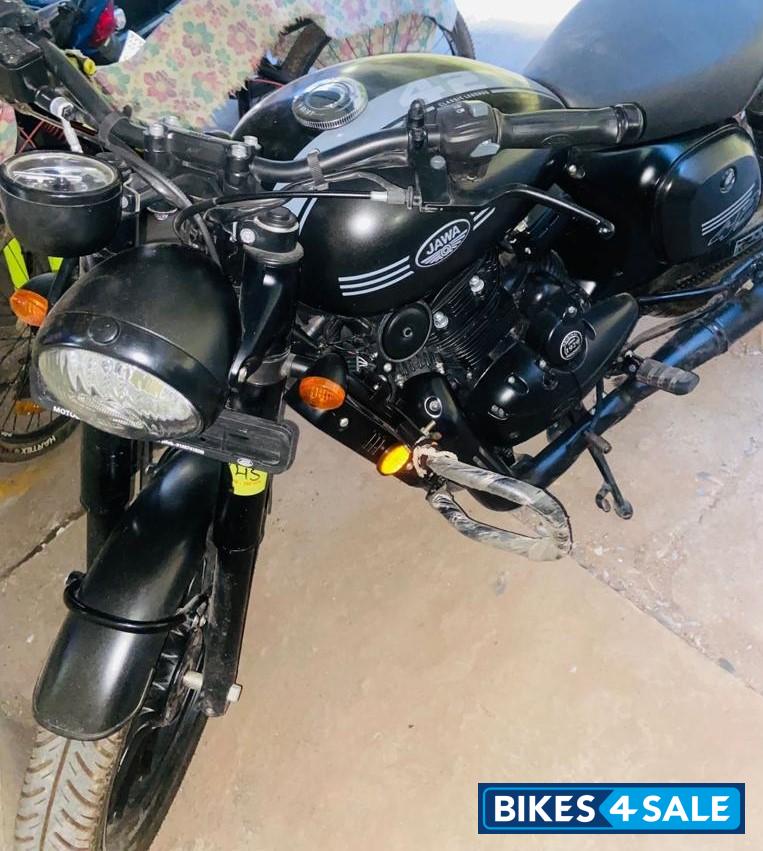 Jawa 42 Dual Channel ABS AllStar Black