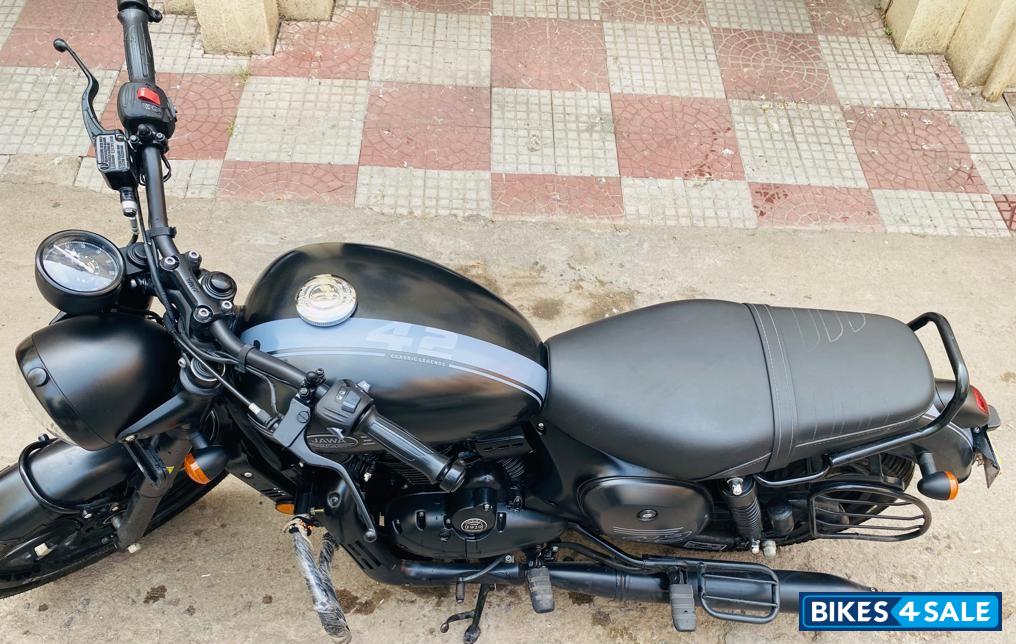 Jawa 42 Dual Channel ABS AllStar Black