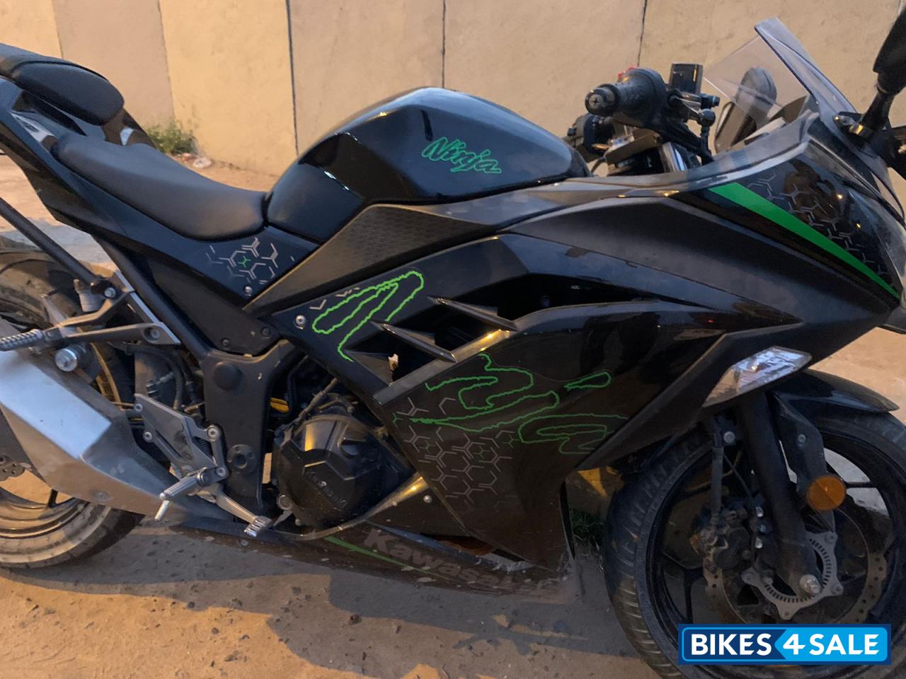 Kawasaki Ninja 300 BS6