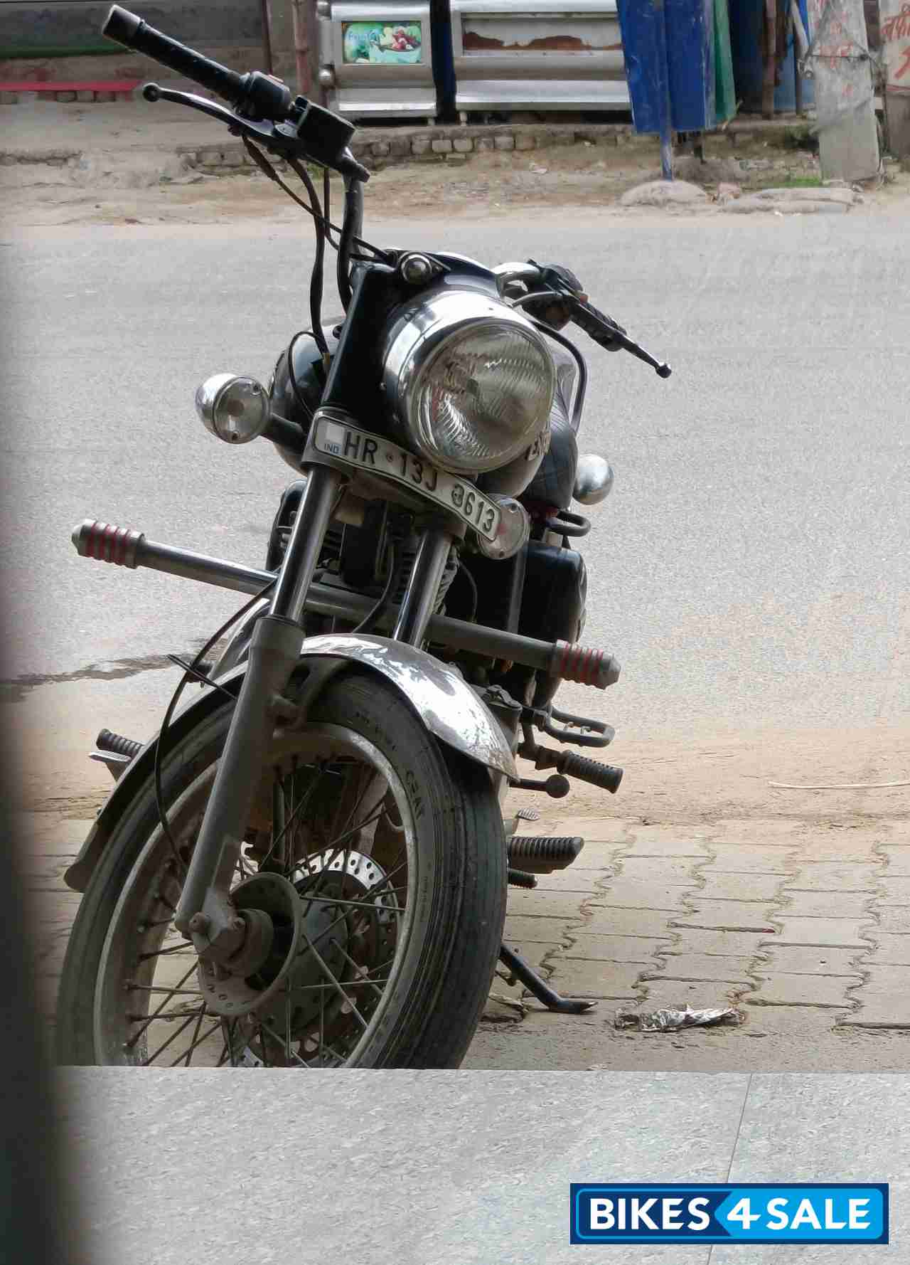 Black Royal Enfield Bullet Electra Twinspark