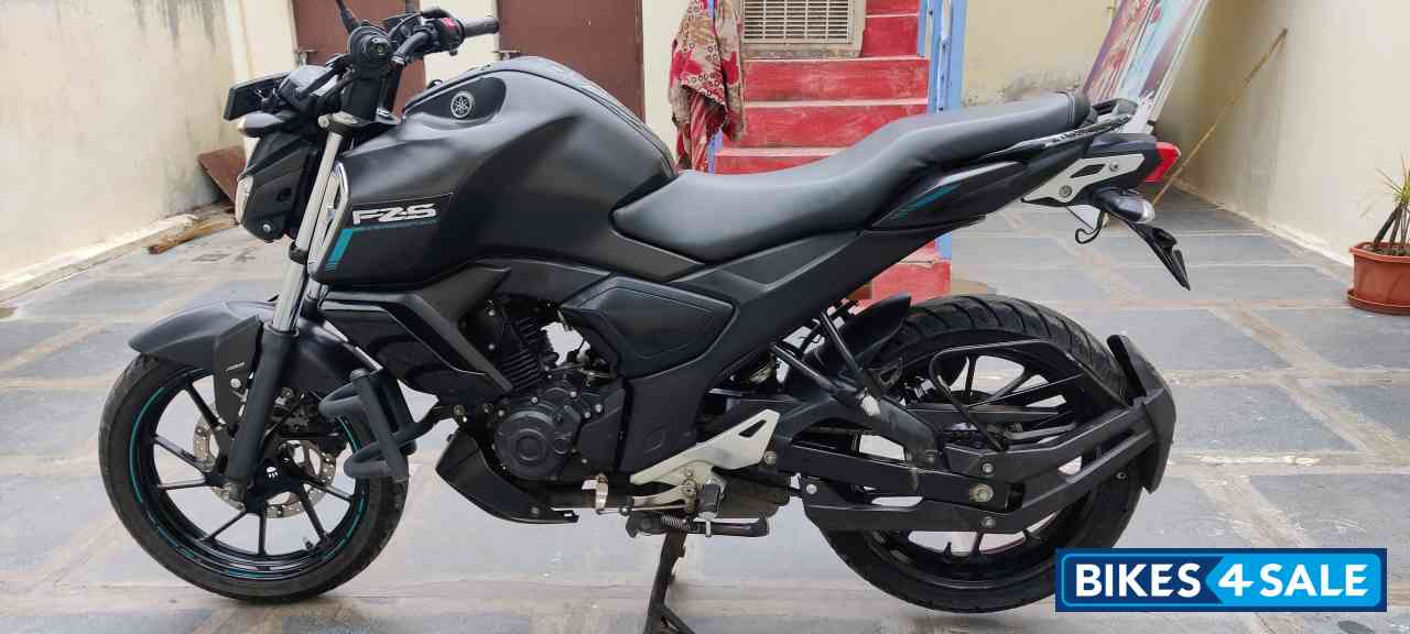 Mat Black Yamaha FZ-S FI V3