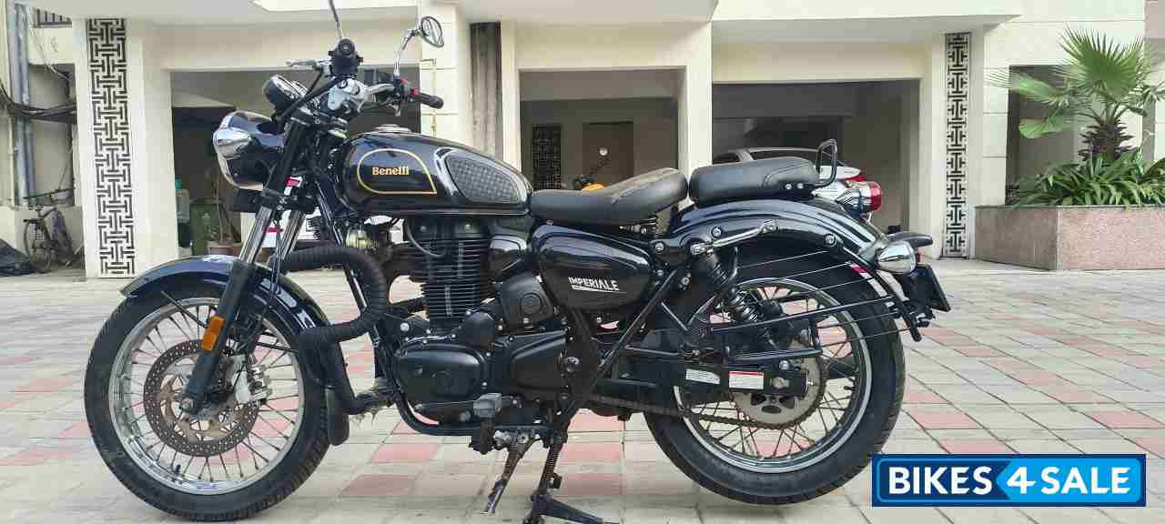 Black Benelli Imperiale 400