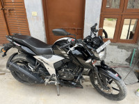 Black TVS Apache RTR 160 4V