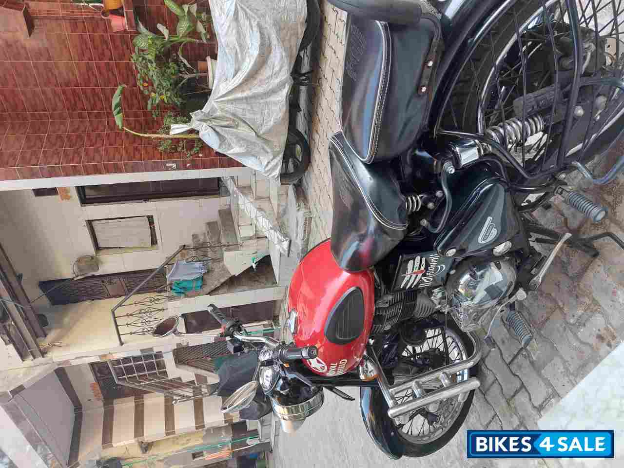 Royal Enfield Classic 350 Redditch Red