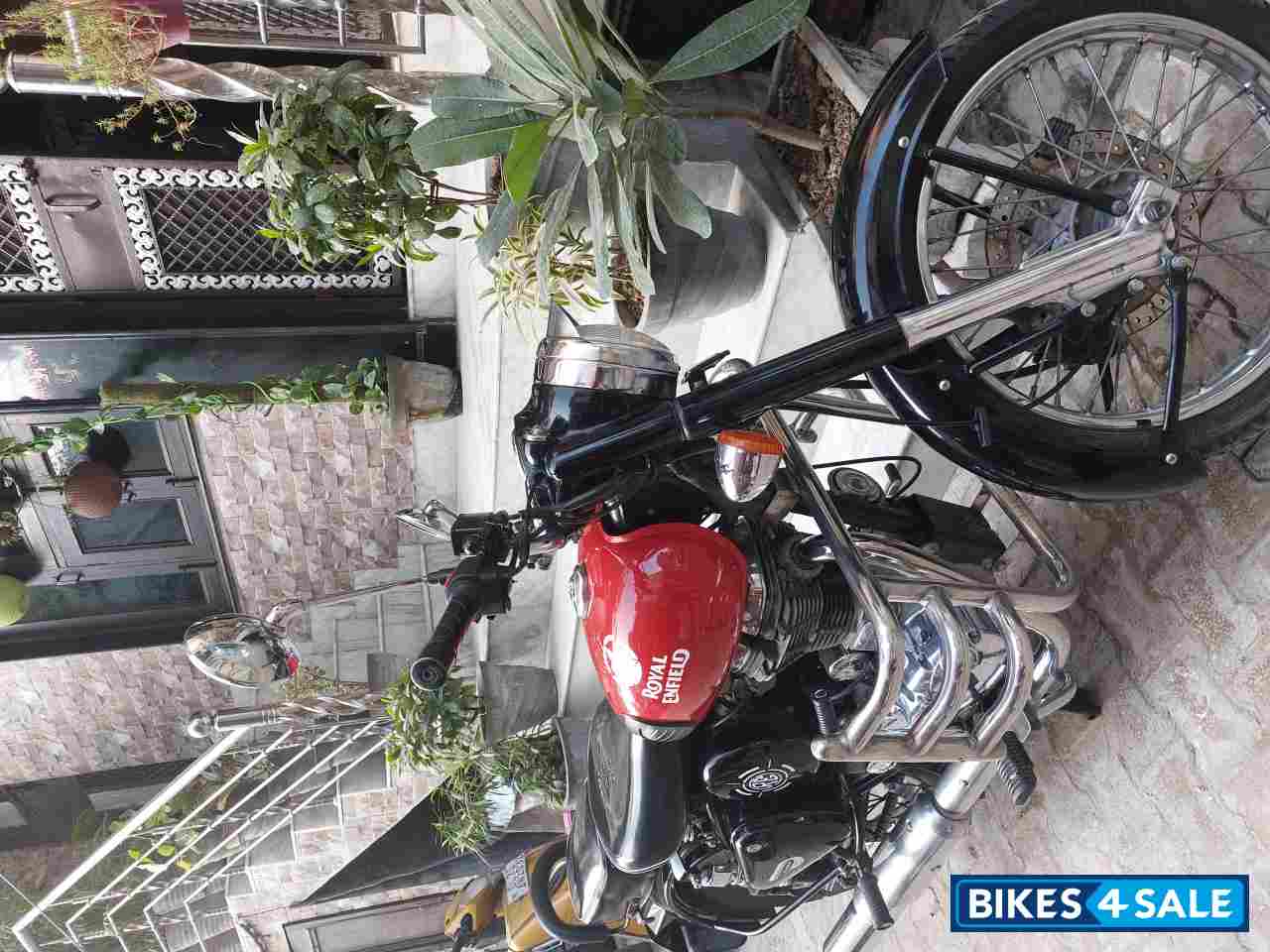 Royal Enfield Classic 350 Redditch Red