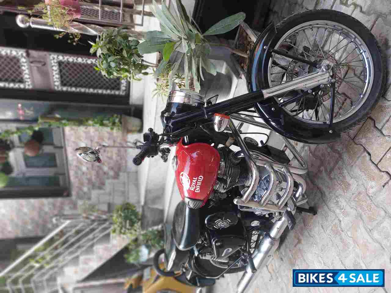 Royal Enfield Classic 350 Redditch Red