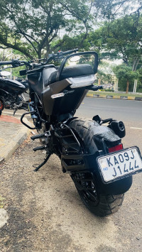 Husqvarna Svartpilen 250