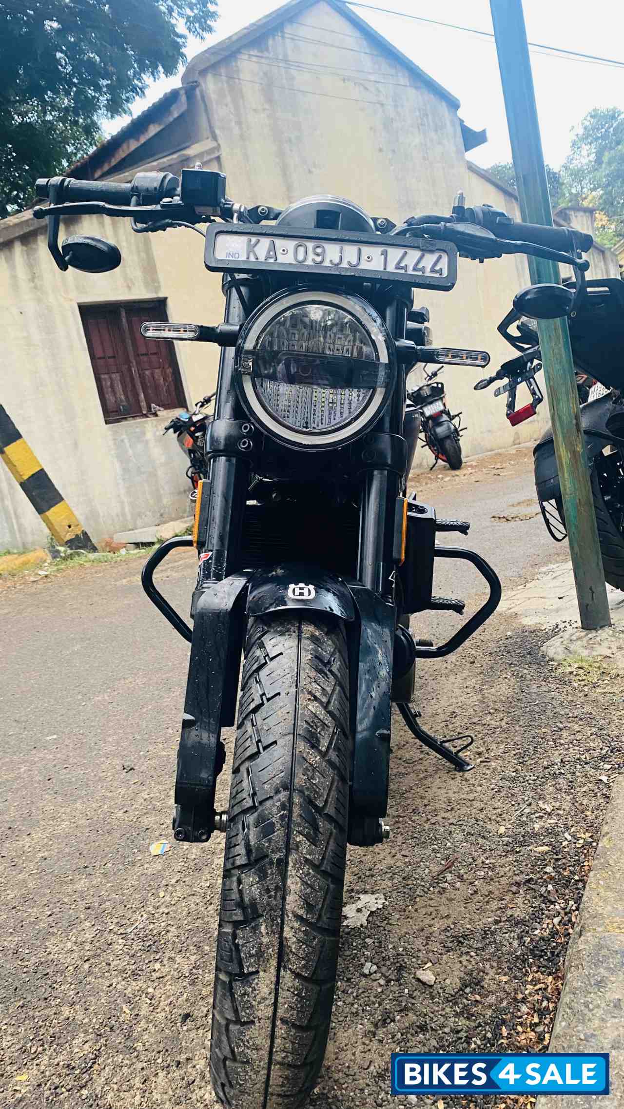 Husqvarna Svartpilen 250