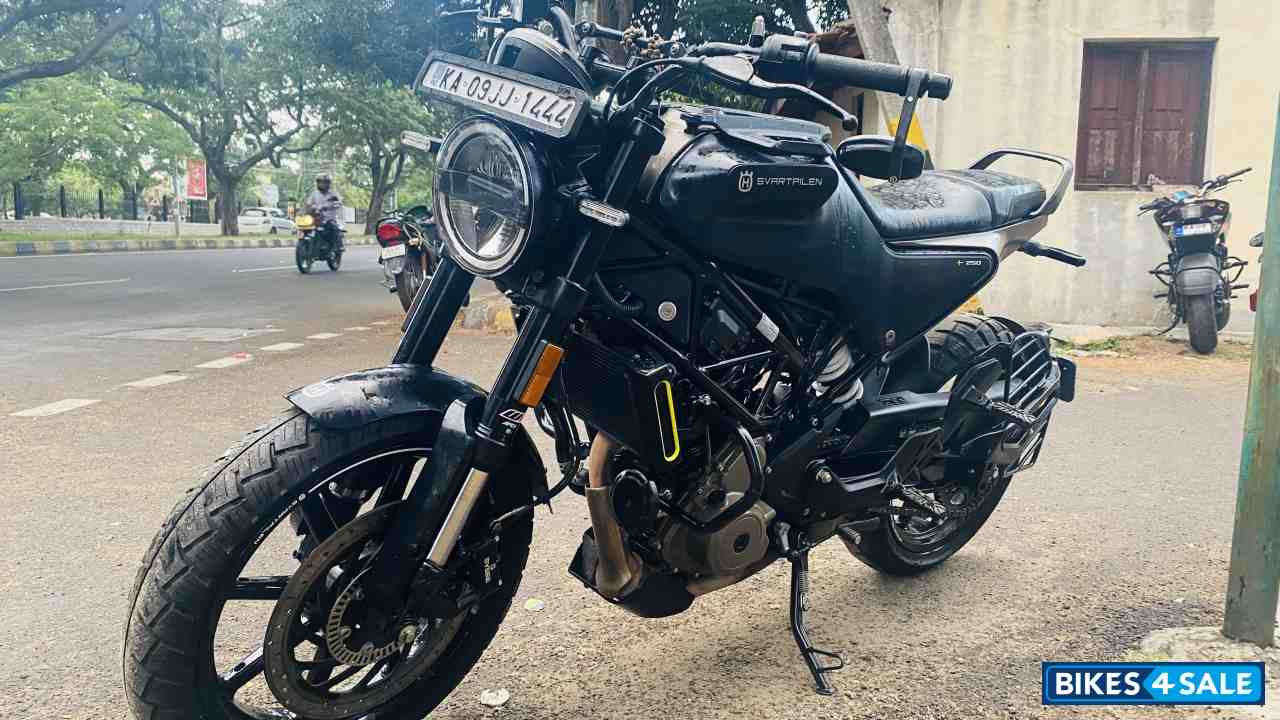 Husqvarna Svartpilen 250