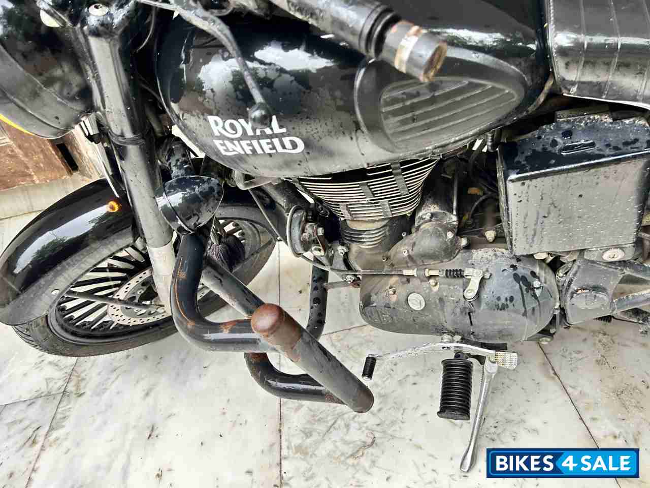 Royal Enfield Classic Stealth Black