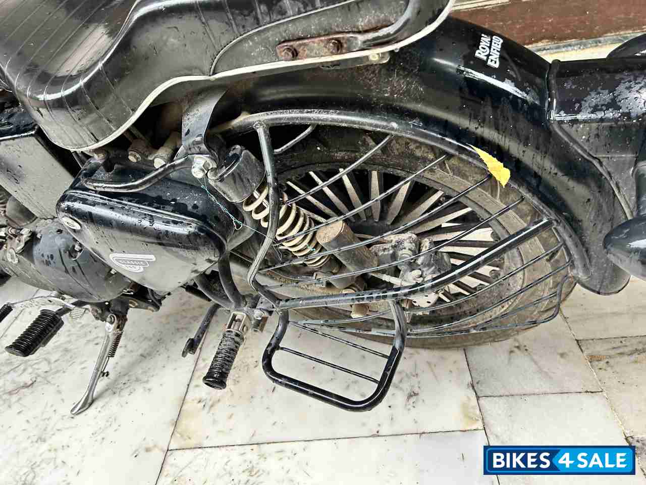 Royal Enfield Classic Stealth Black