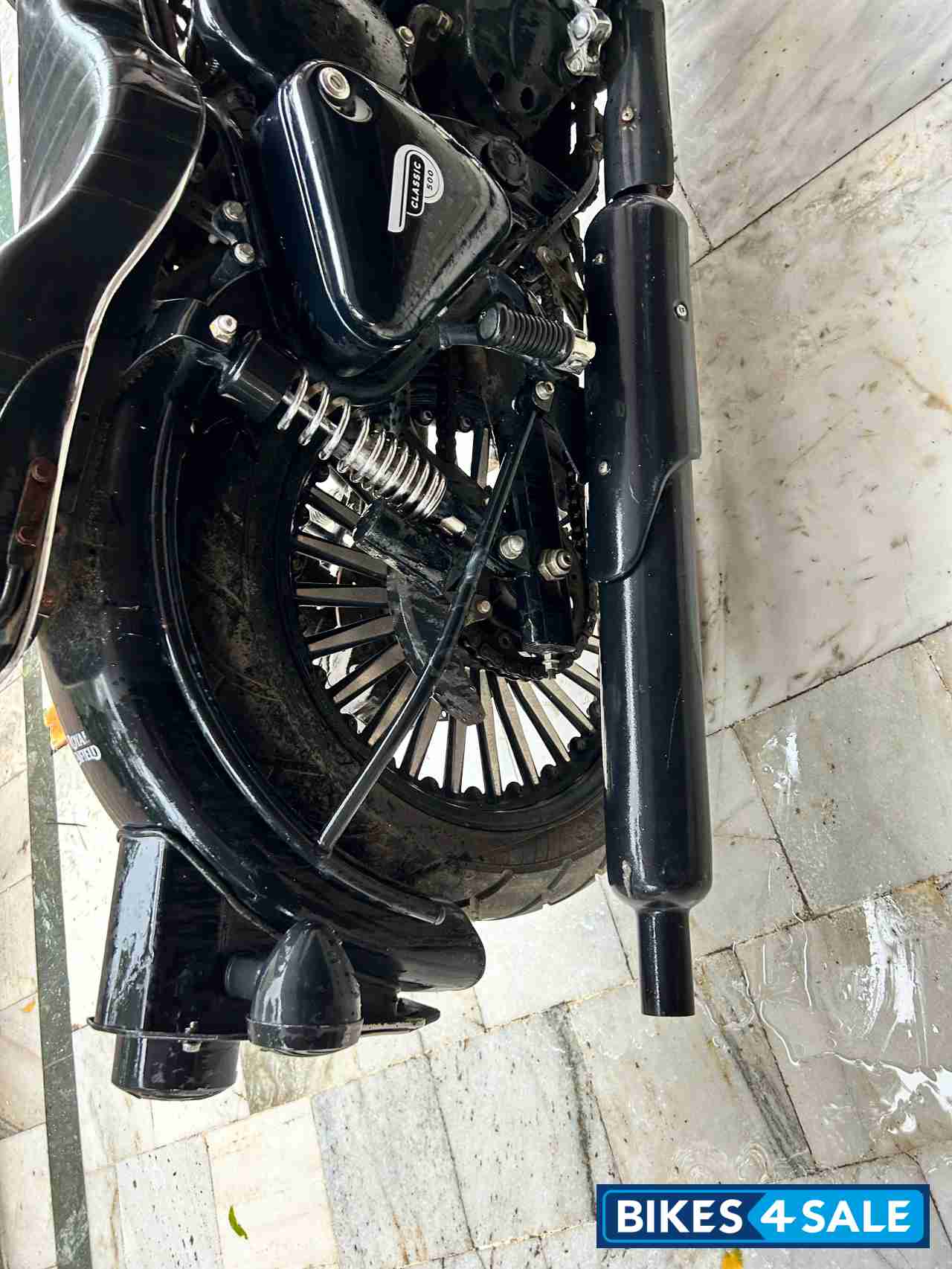 Royal Enfield Classic Stealth Black